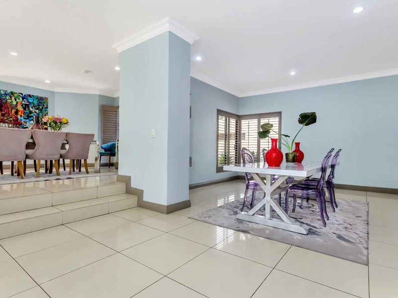 MODERN SPACIOUS AND STYLISH HOME - Photo 3