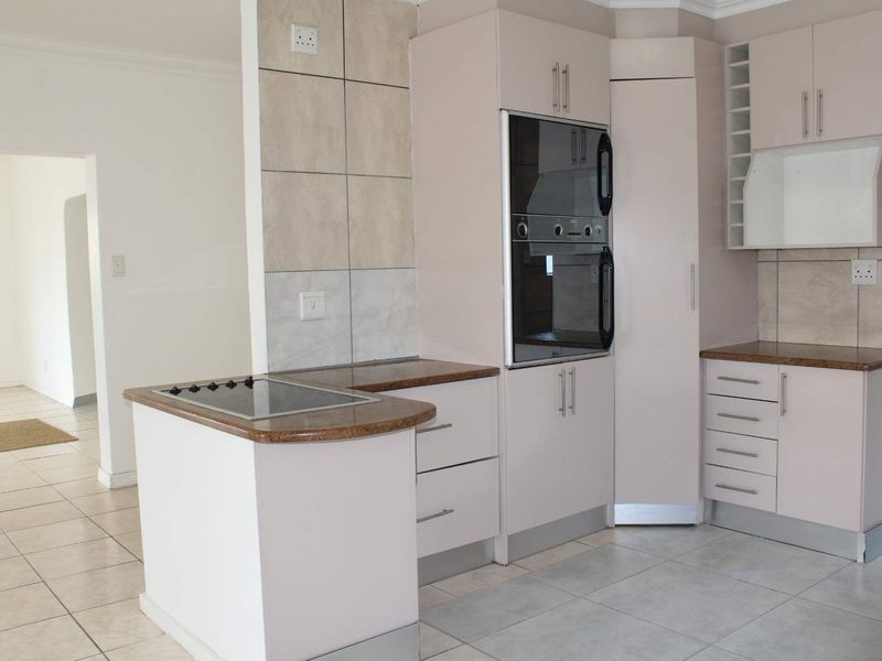 Leisure Bay | 3-Bedroom Home to Rent – Secure Waterfront Living - Photo 8