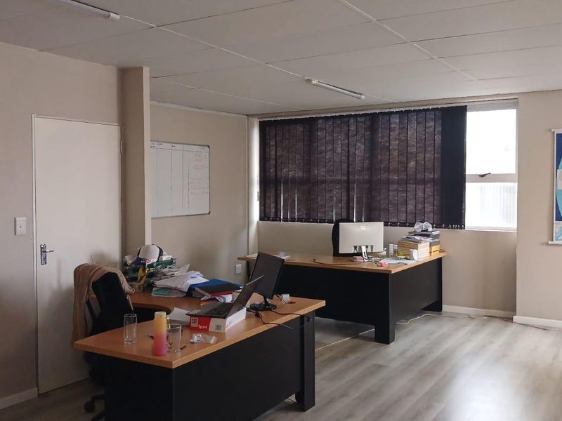 Well-Located Industrial Unit To Let in Royal Cape Park, Ottery - Photo 7