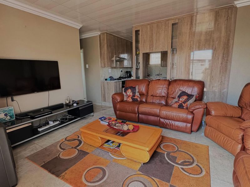 CHARMING 3 BED IN LEOPARD'S REST ESTATE - Photo 7