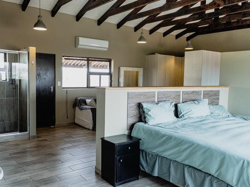 Beautiful spacious residence with amazing views - Photo 5