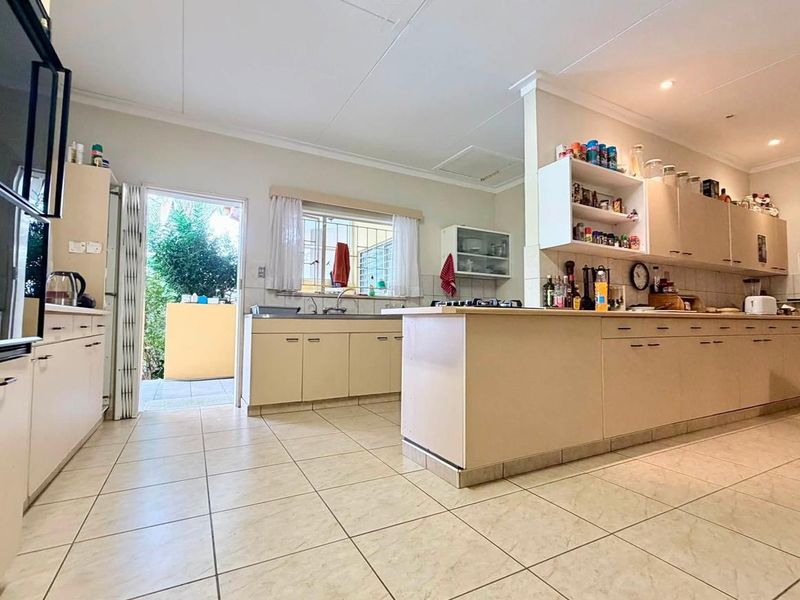 3 Bedroom House For Sale in Olympia - Photo 5