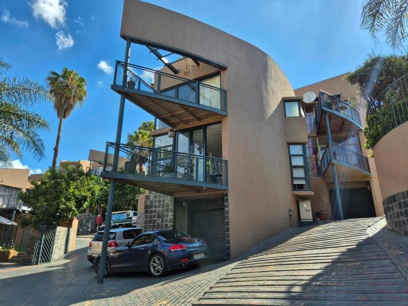 Modern Tri-Level Home with Scenic Views in Bassonia - Photo 2