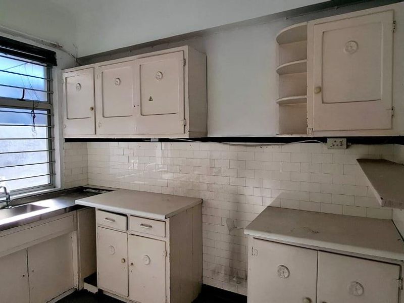 **Mini College / Learning Institution / Medium to Large Office Space Available in Centralized Location** - Photo 6