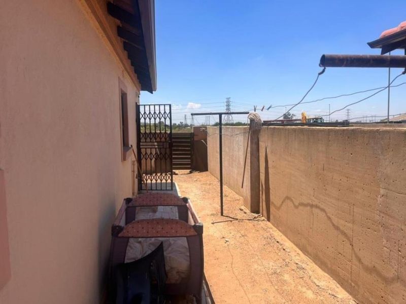 2 Bedroom House For Sale Vanderbijlpark CE4 - Photo 3
