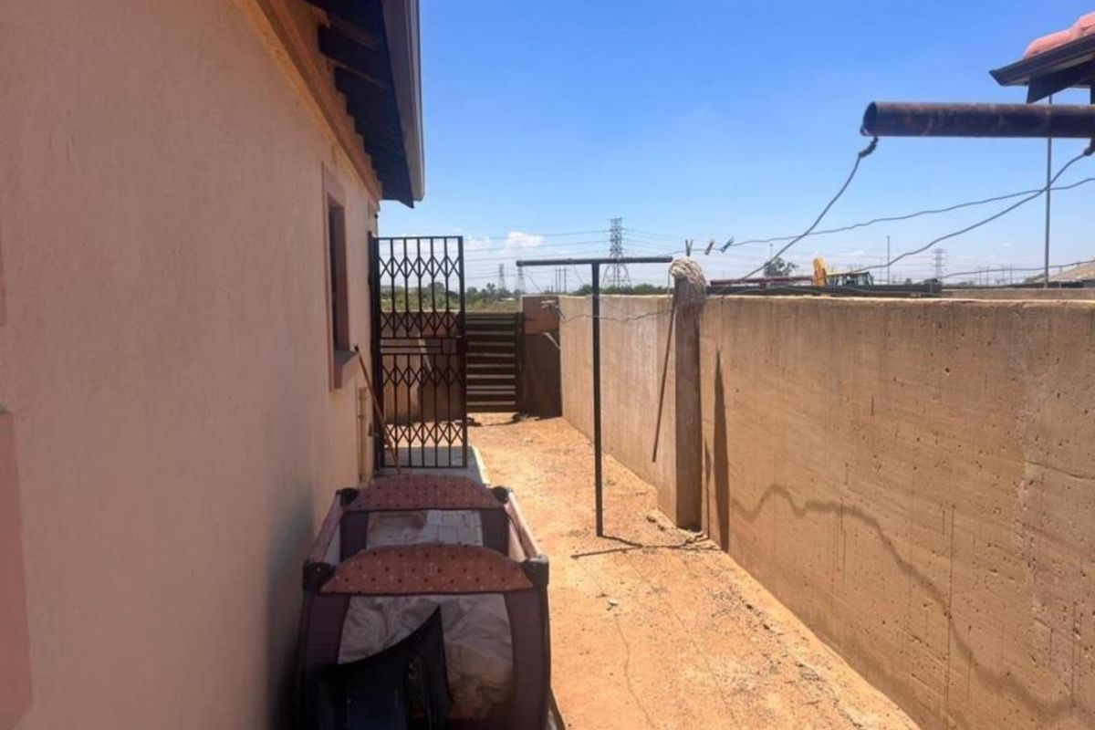 2 Bedroom House For Sale Vanderbijlpark CE4 - Photo 3