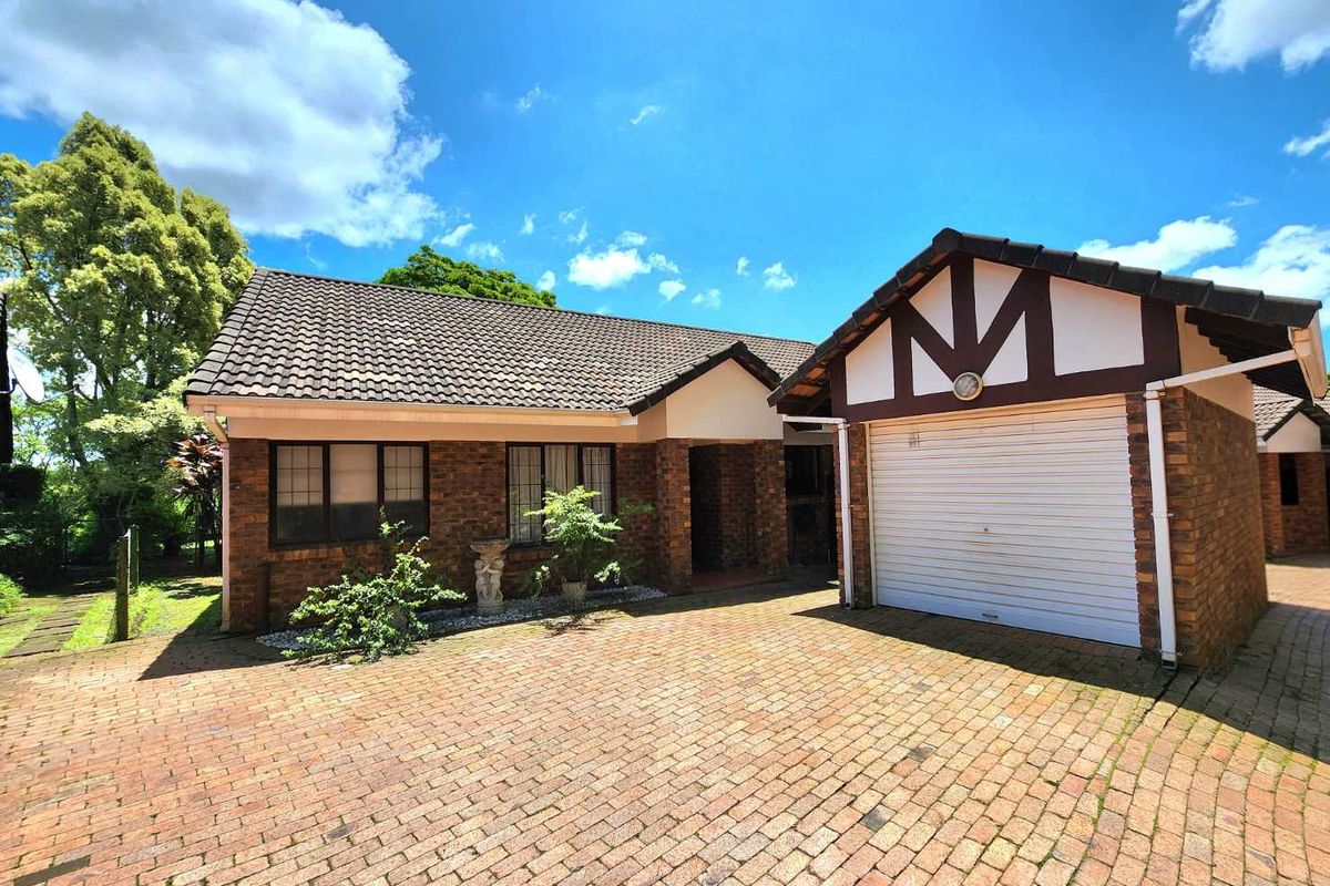 Hillcrest Buyers Take Note! Affordable 3-Bed in Sought-After Balmoral Estate - Photo 2