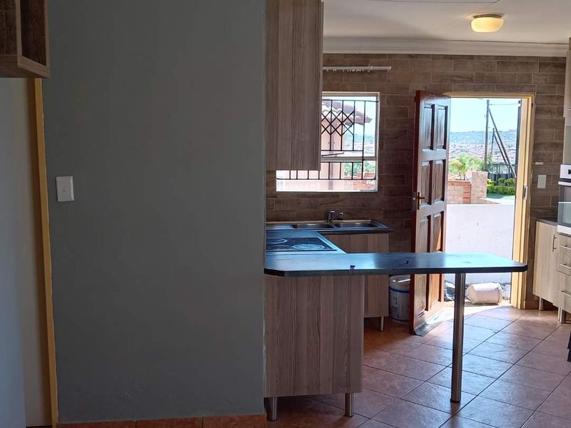 Glenway estate house for sale - Photo 7