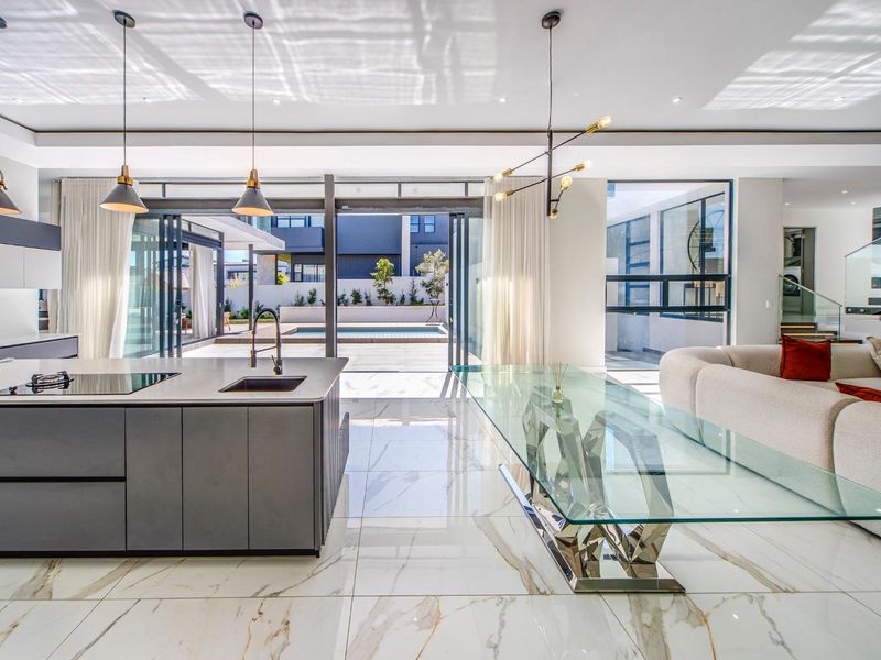 Exquisite Five Bedroom Luxurious Home For Sale in Waterfall Country Estate - Photo 7