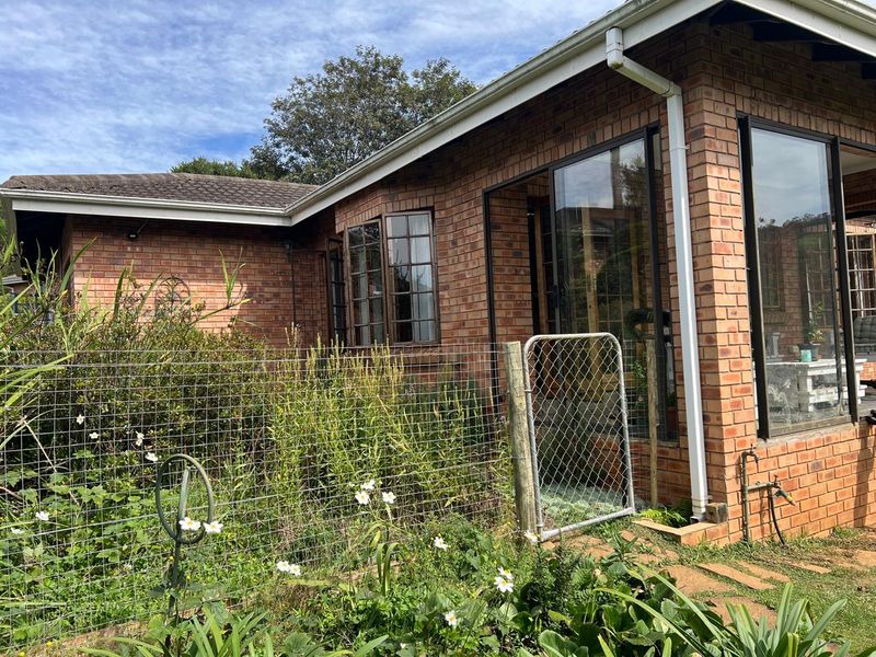 Townhouse, in a well-established complex in Howick North - Photo 3