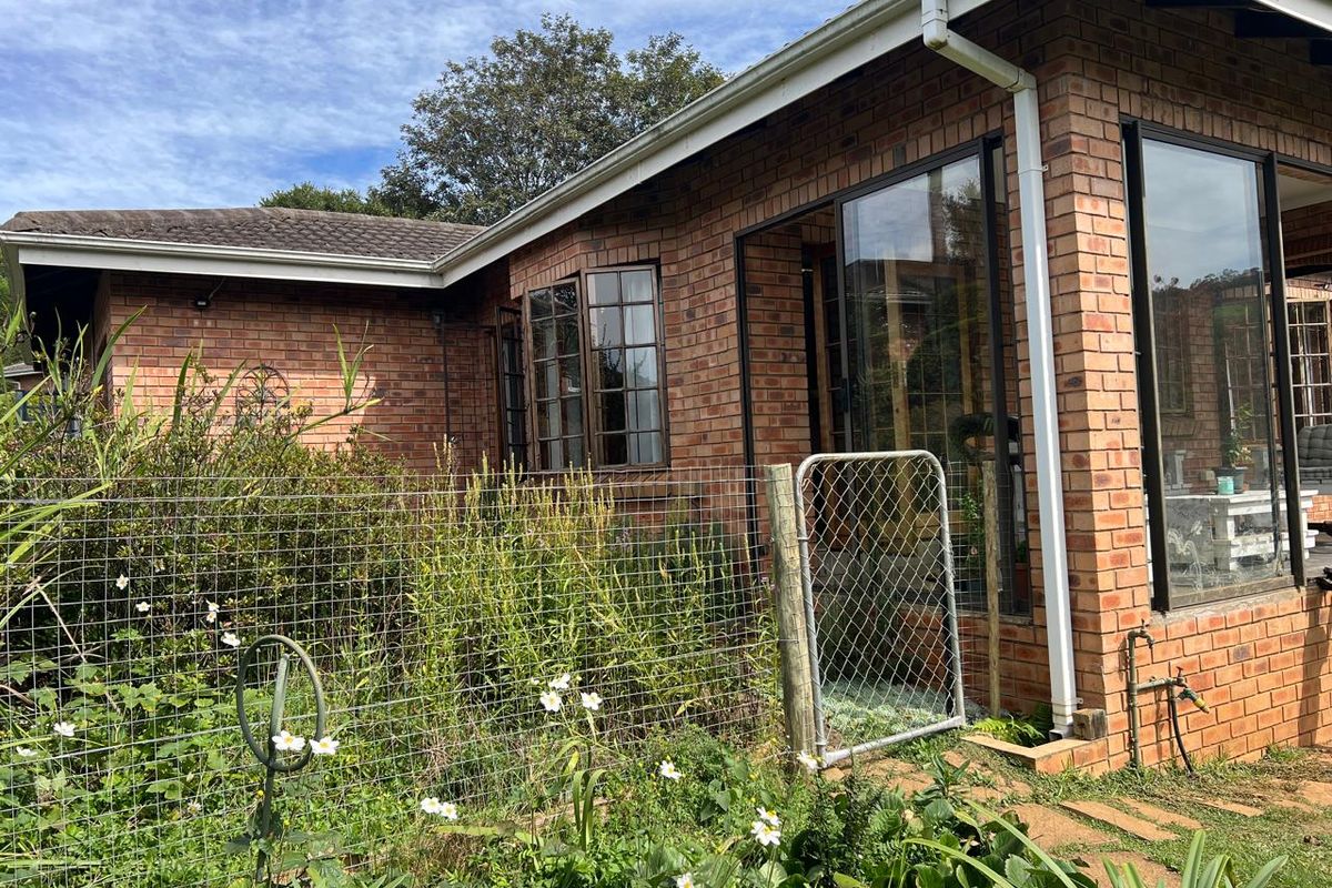 Townhouse, in a well-established complex in Howick North - Photo 3