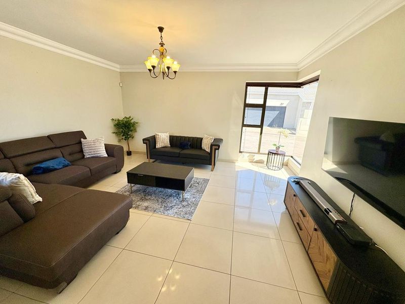 3 Bedrooms House For Sale in Long Beach - Photo 7