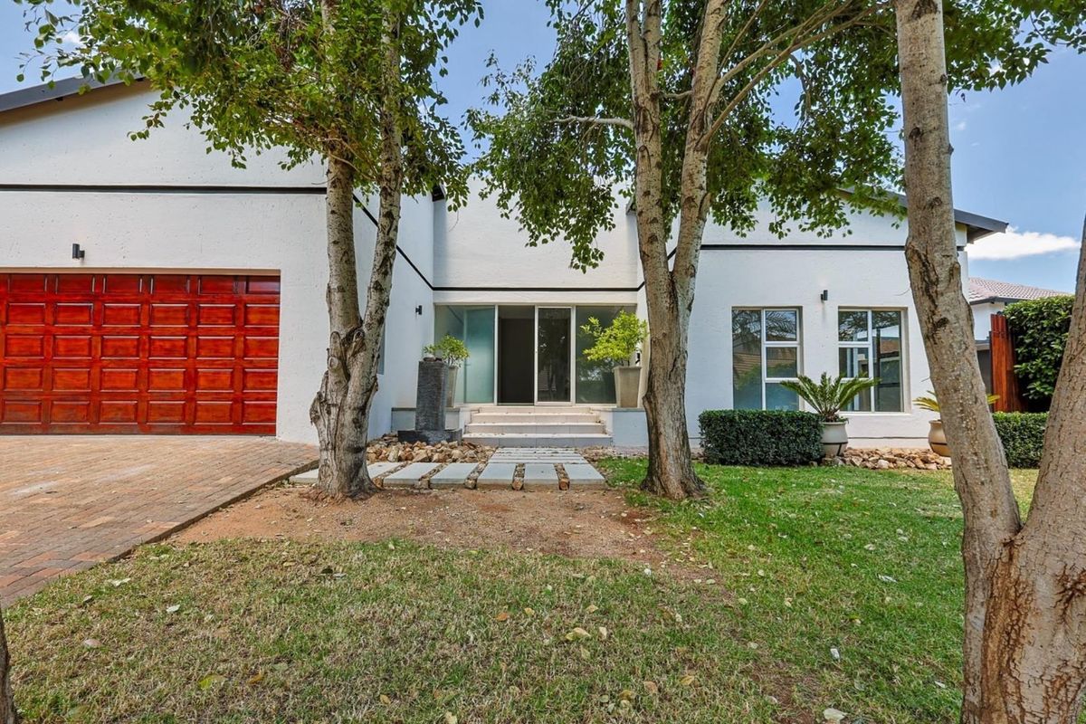 Newly Renovated 4 Bedroom Family Home in Family Oriented Security Estate - Photo 2