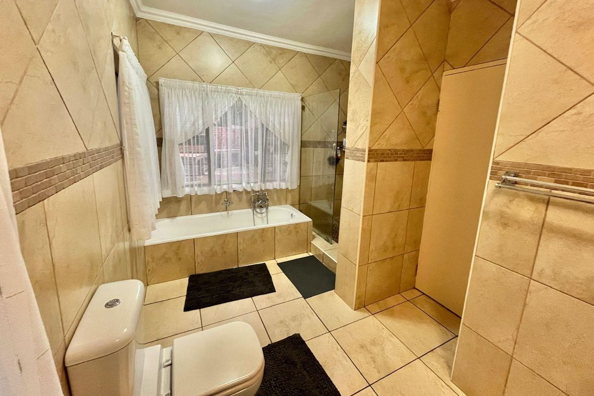 Stunning 4-Bedroom Home in the Secure Enclave of Freeway Park - Photo 3