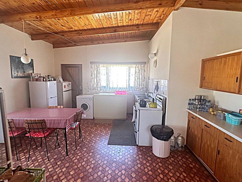 Bargain Holiday Retreat with Potential - Photo 3