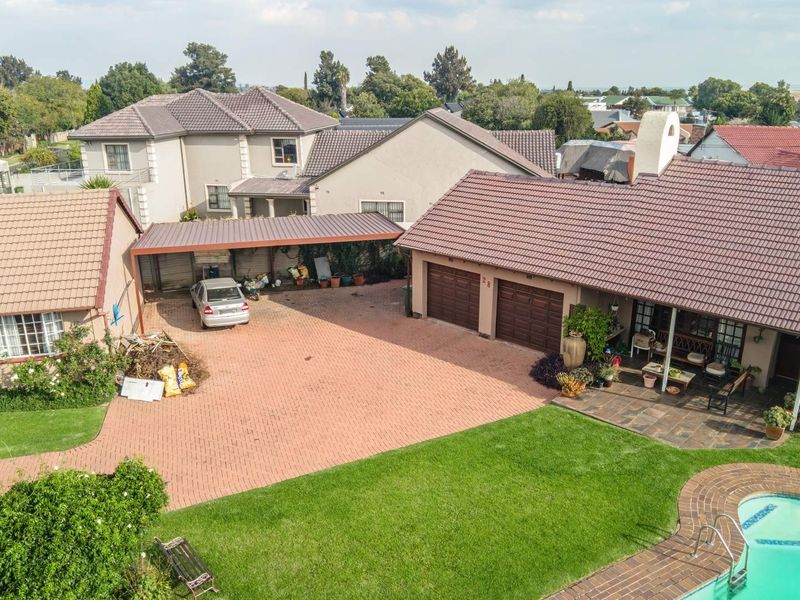 Charming Family Home with Income Generating Opportunities - Photo 5