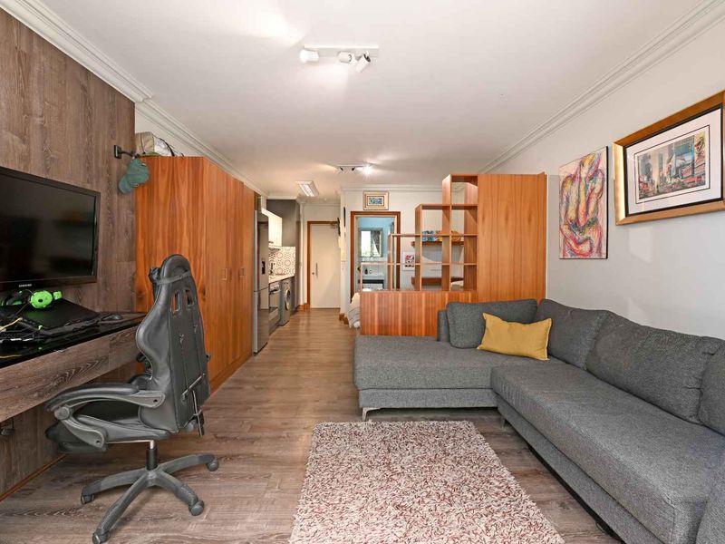 Studio Apartment in the Heart of Cape Town CBD - Photo 5