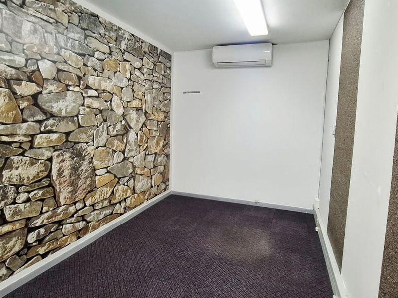 **Impeccably Maintained Offices in a Premier Business Hub** - Photo 1