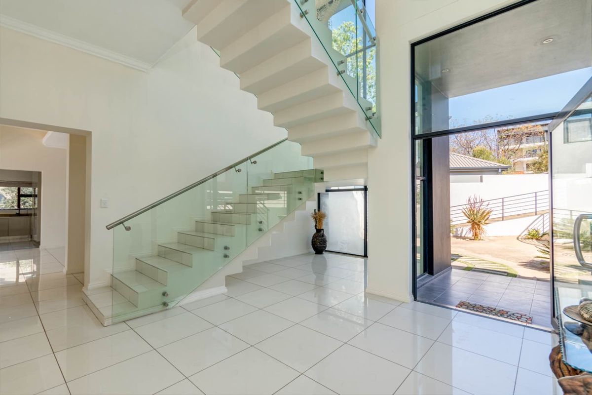 Ultra Morden enormous house available for sale - Photo 4