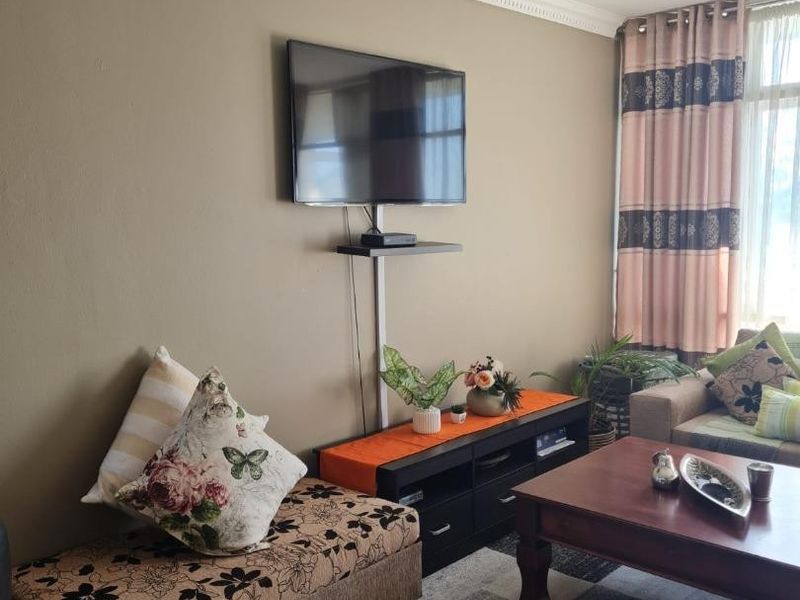 Secure Two-Bedroom Apartment with Scenic Balcony in Pinetown Central - Photo 5