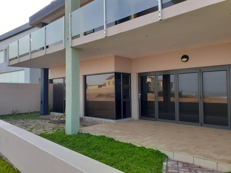 Gorgeous Seafront House for Sale in Henties Bay - South Dune – Namibia - Photo 4