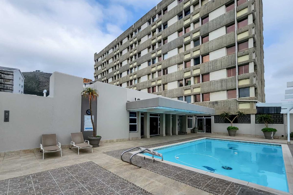 Furnished one bedroom apartment to rent in Sea Point - Photo 4