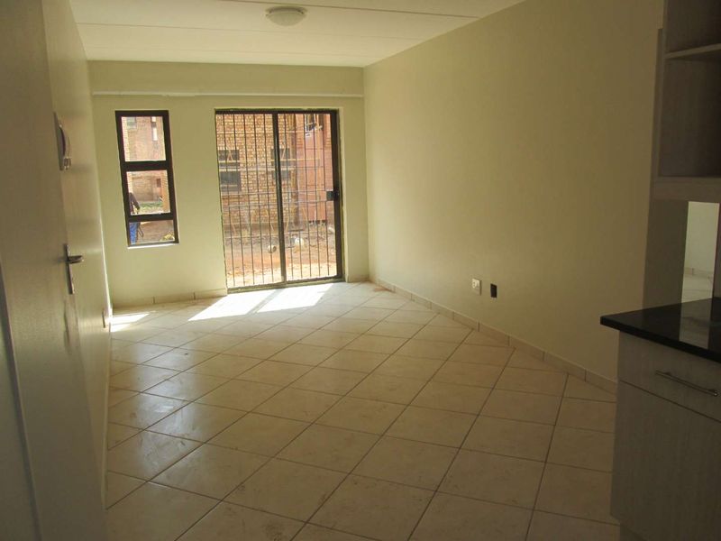 2 BEDROOM FLAT TO RENT IN PHILIP NEL PARK - Photo 8