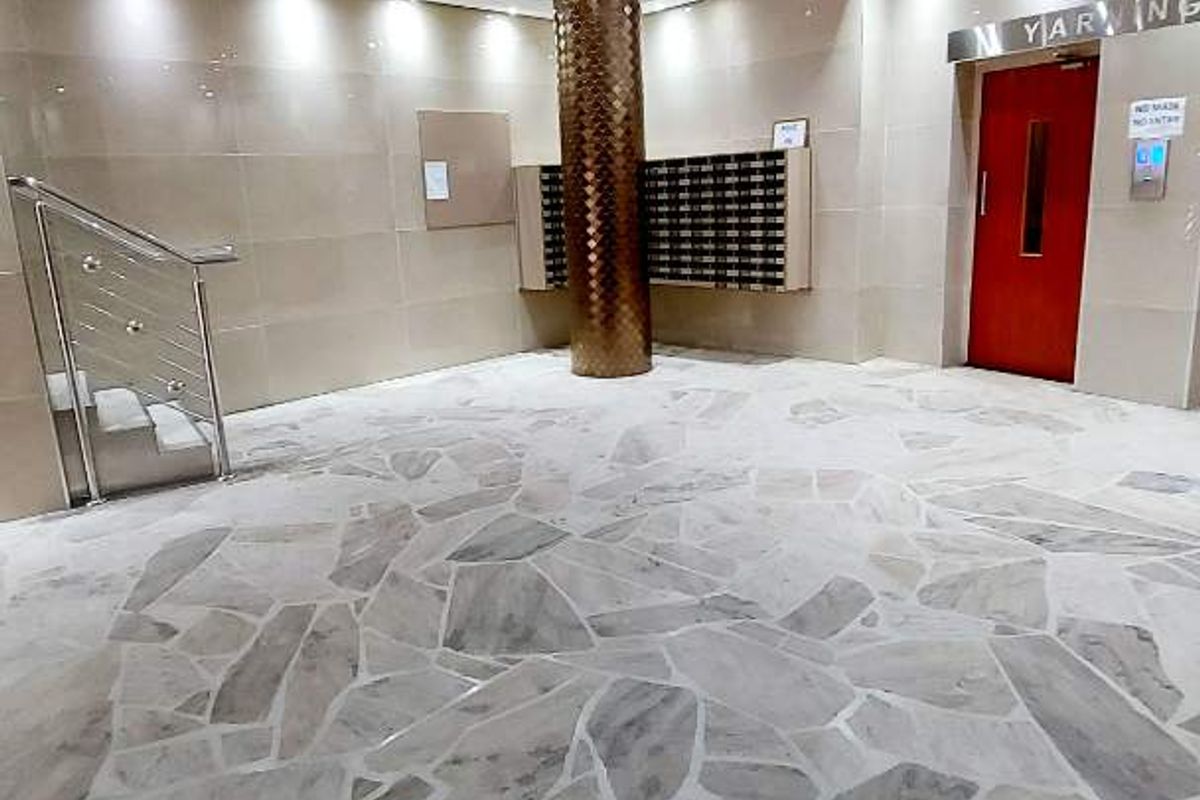 **Luxurious Blue-Chip Apartment with Unrivaled Sea Views at a Reduced Price** - Photo 4