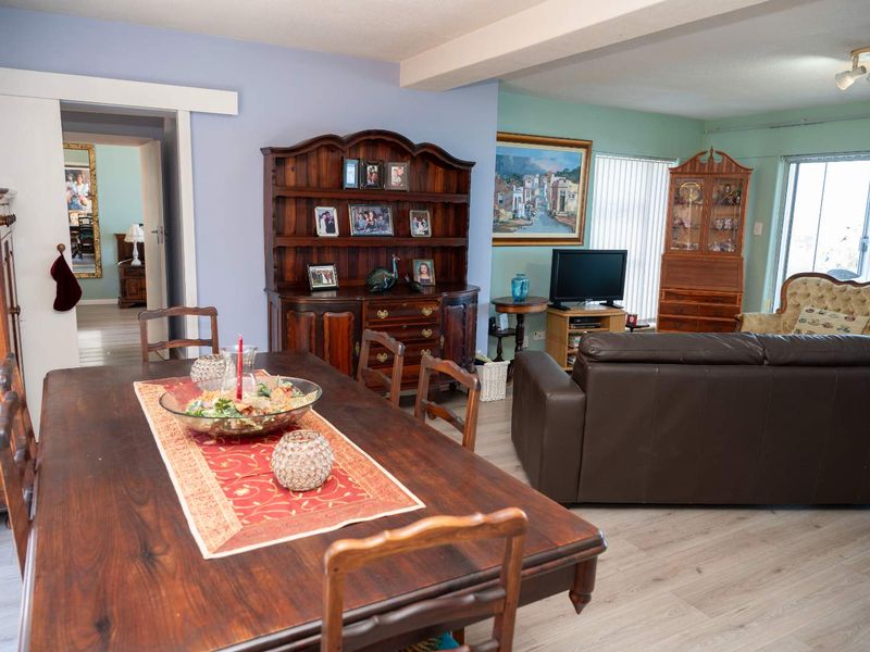 Brenton on Sea - Versatile Dual-Unit Coastal Home with Stunning Ocean Views - Photo 4