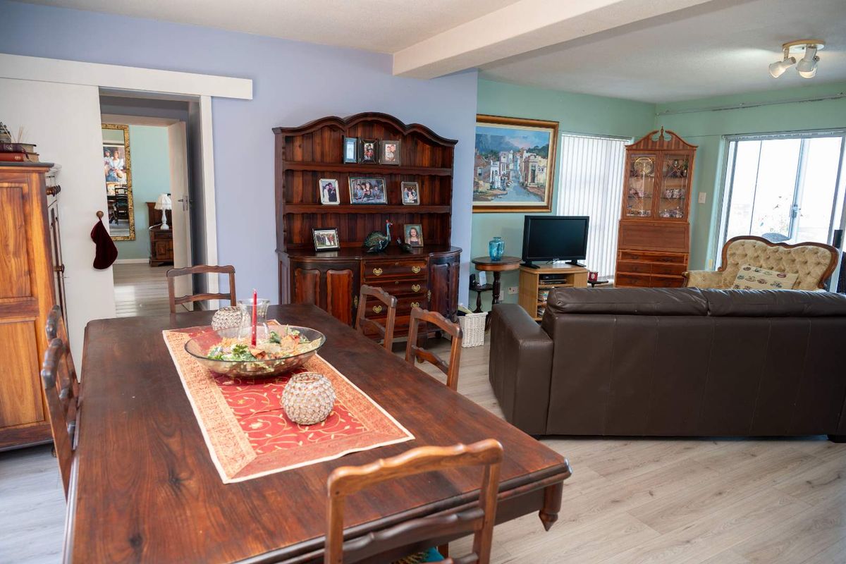 Brenton on Sea - Versatile Dual-Unit Coastal Home with Stunning Ocean Views - Photo 4