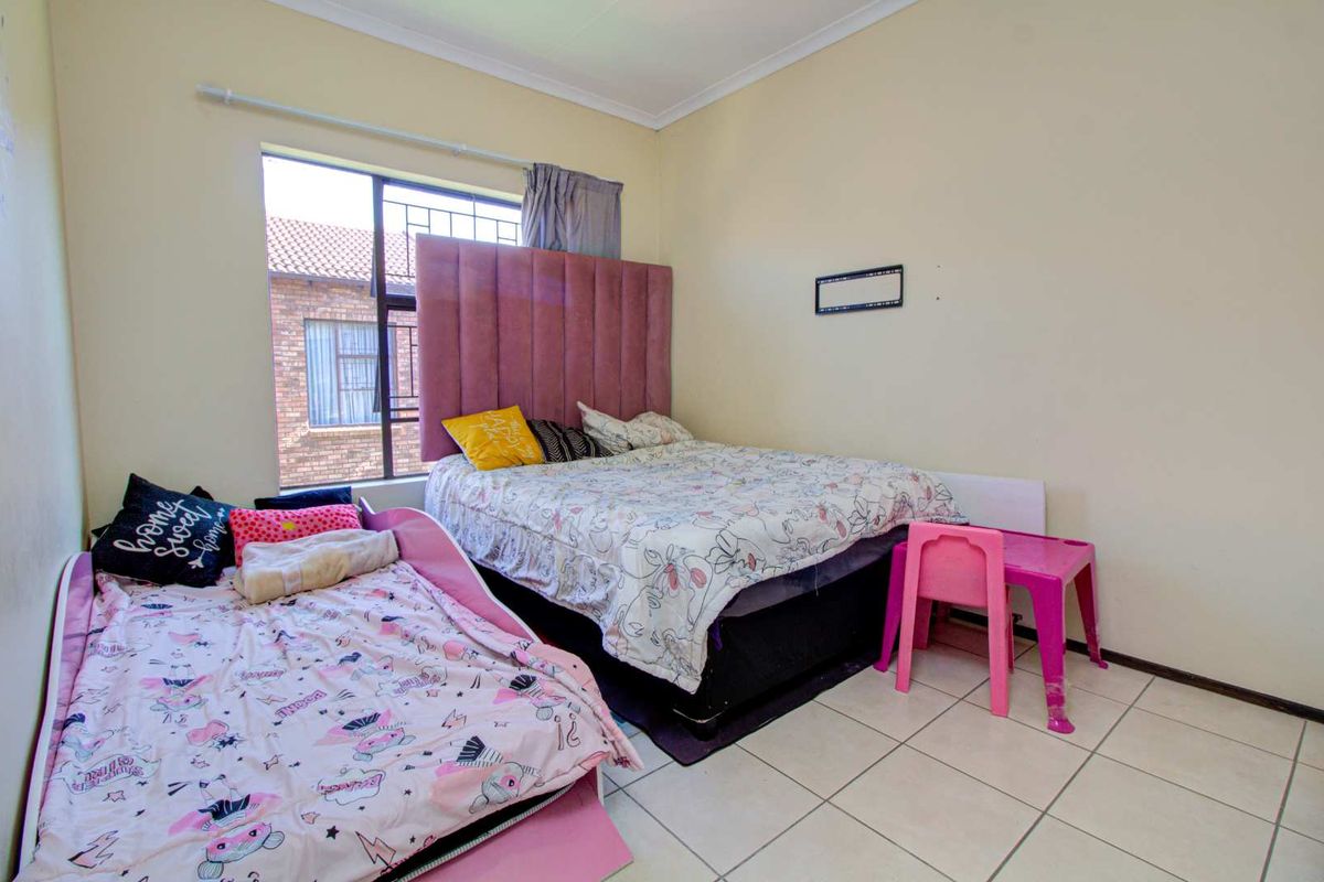 Seamless Living: Perfect Apartment in Top Location! - Photo 5