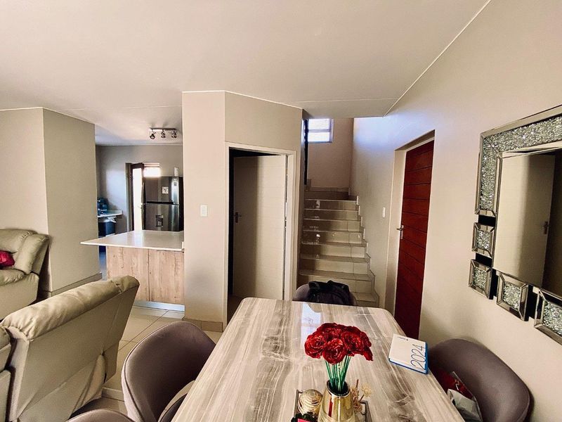 The Perfect Money Can Buy Townhouse - Photo 9