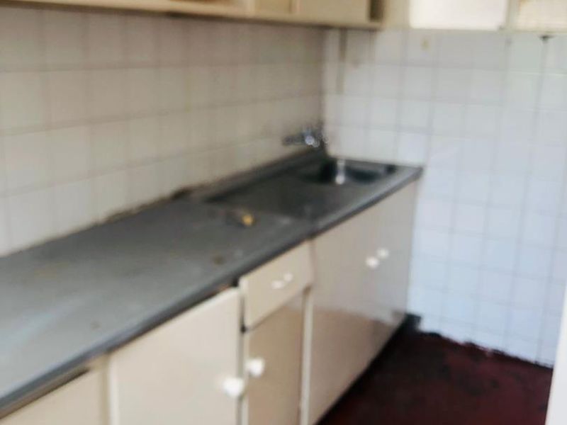 Explore Ideal Living: Security & Convenience Combined! - Photo 2