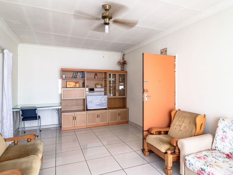 Charming Actonville Residence with Bonus Flatlet! - Photo 2