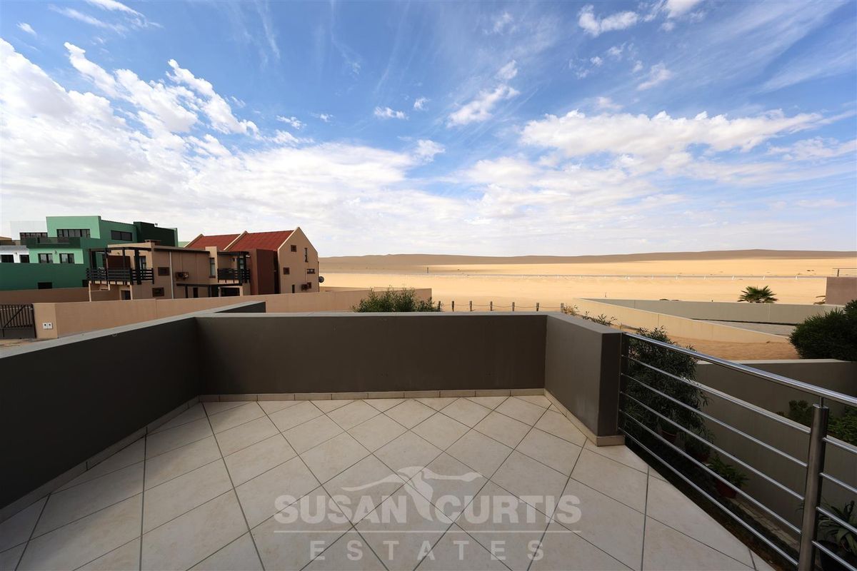 3-Level Duplex Townhouse with Sea & Dune Views - Photo 2