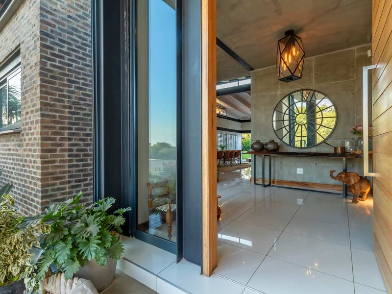 Contemporary masterpiece for the discerning family - Photo 2