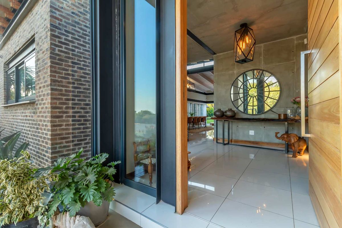 Contemporary masterpiece for the discerning family - Photo 2