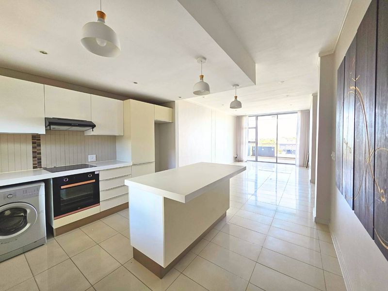 Modern 2-Bedroom Apartment with Stunning Views at Montclare Place - Photo 3