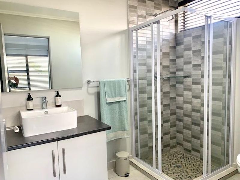 Newly Built Contemporary Townhouses in Pellissier - Photo 8