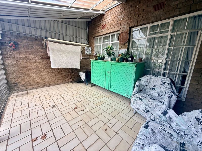 Beautiful 3 Bedroom Townhouse for sale in vryheid - Photo 8