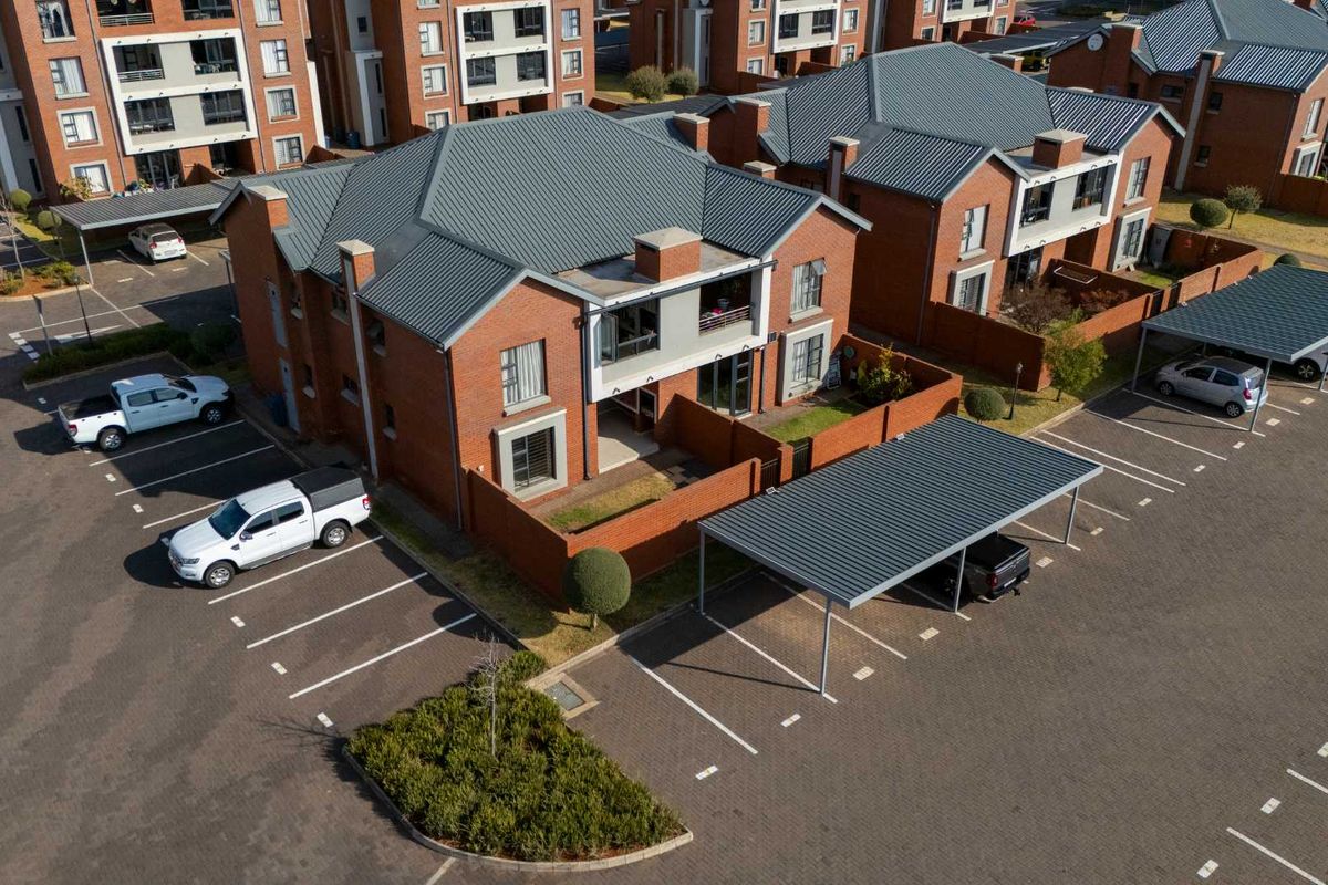 Charming Ground-Floor 3-Bedroom Unit with Private Garden in Irene - Photo 2