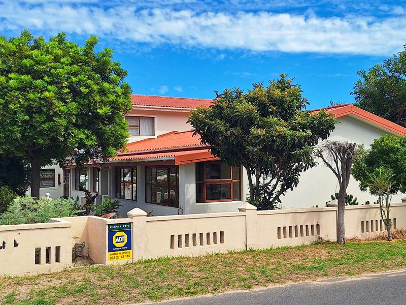 Rare find in Kleinmond Avenues - Photo 6