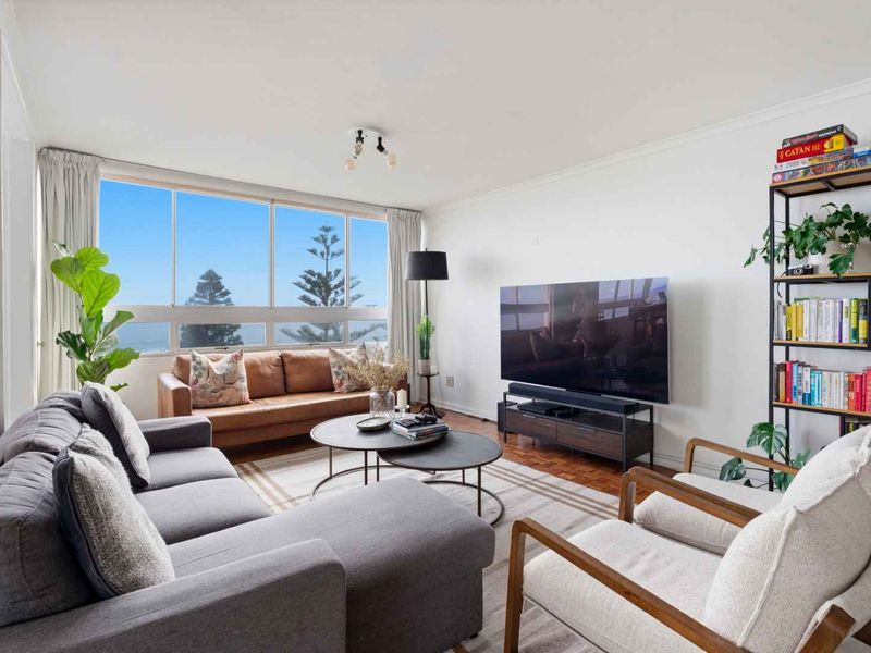 Exclusive Corner Apartment in Prestigious La Rochelle, Sea Point - Photo 4