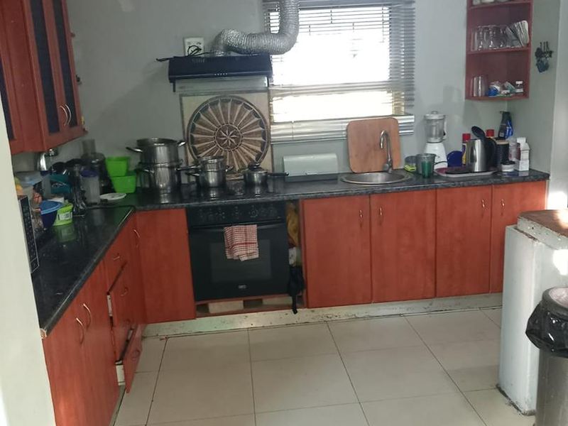 4 Bedroom Family Home For Sale!!! - Photo 8