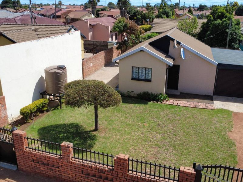 ON-SITE AUCTION – DIVORCE SETTLMENT – 2 BEDROOM HOUSE - Photo 4