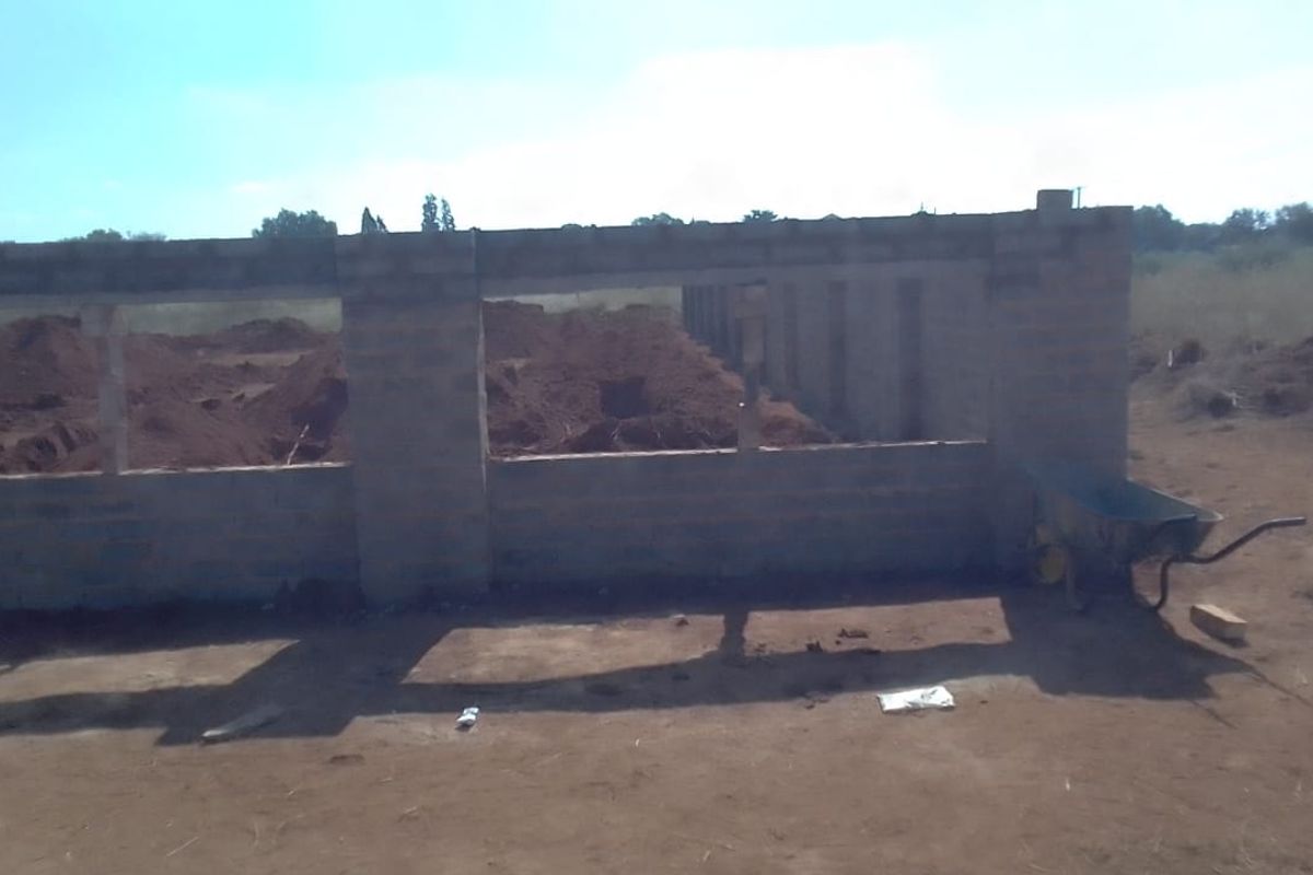 A LAND WITH A STRUCTURE FOR SALE - Photo 2