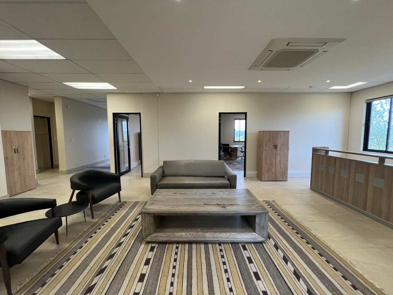 Executive office to rent on Robert Mugabe Ave - Photo 3