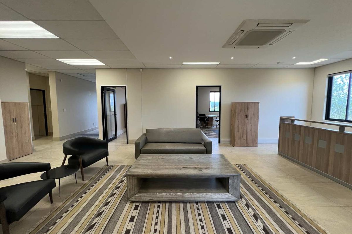 Executive office to rent on Robert Mugabe Ave - Photo 3