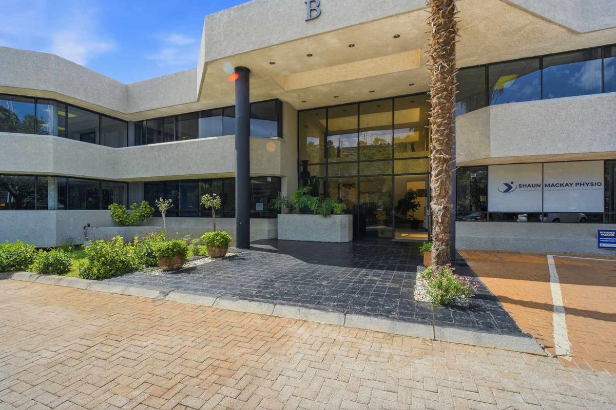 Commercial Office Investment Opportunity with Residential Conversion Upside - Photo 3