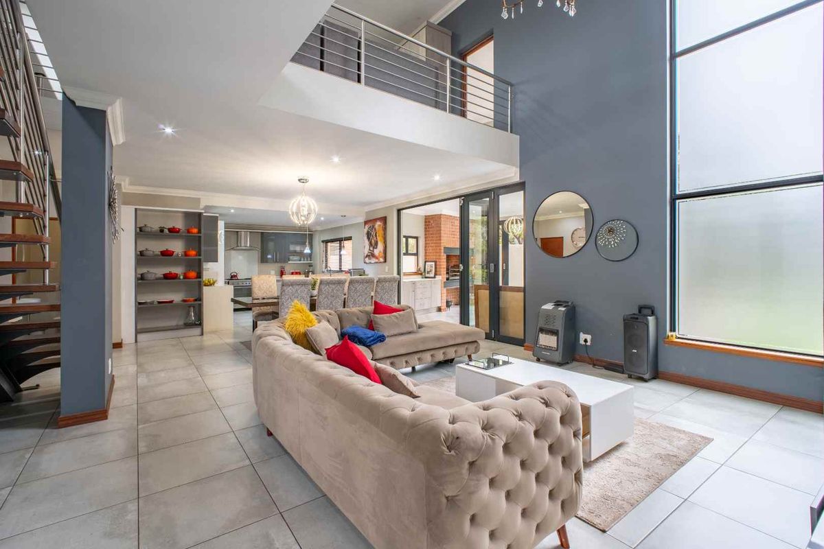 Family Home for Sale in Midstream Ridge Estate - Photo 4